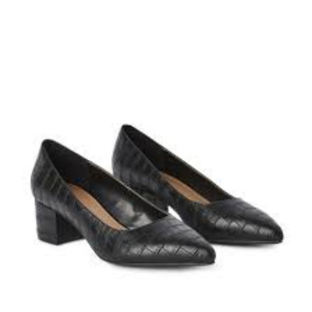 2/$18 WOMEN'S Pumps NWT